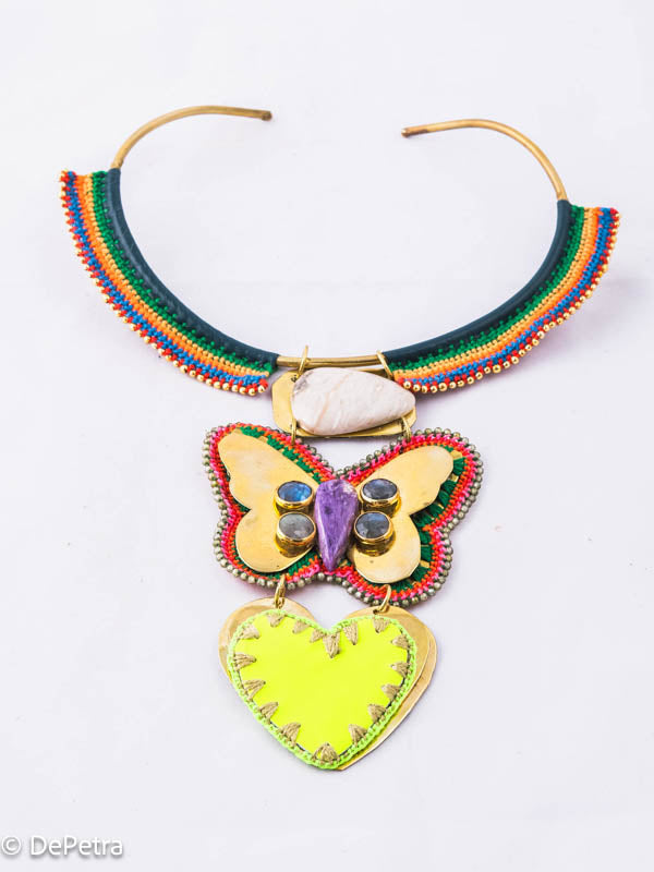 My Fluttering soul harmonize my hart and I feel grounded when I fly.