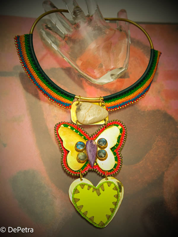 My Fluttering soul harmonize my hart and I feel grounded when I fly.