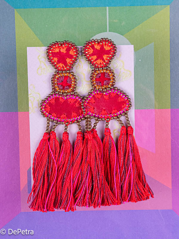 The burning love in my heart earrings with two variants.Preorder