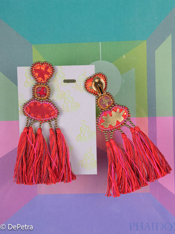 The burning love in my heart earrings with two variants.Preorder