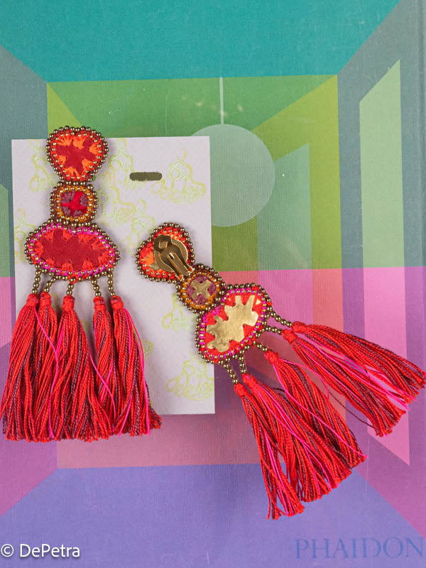The burning love in my heart earrings with two variants.Preorder