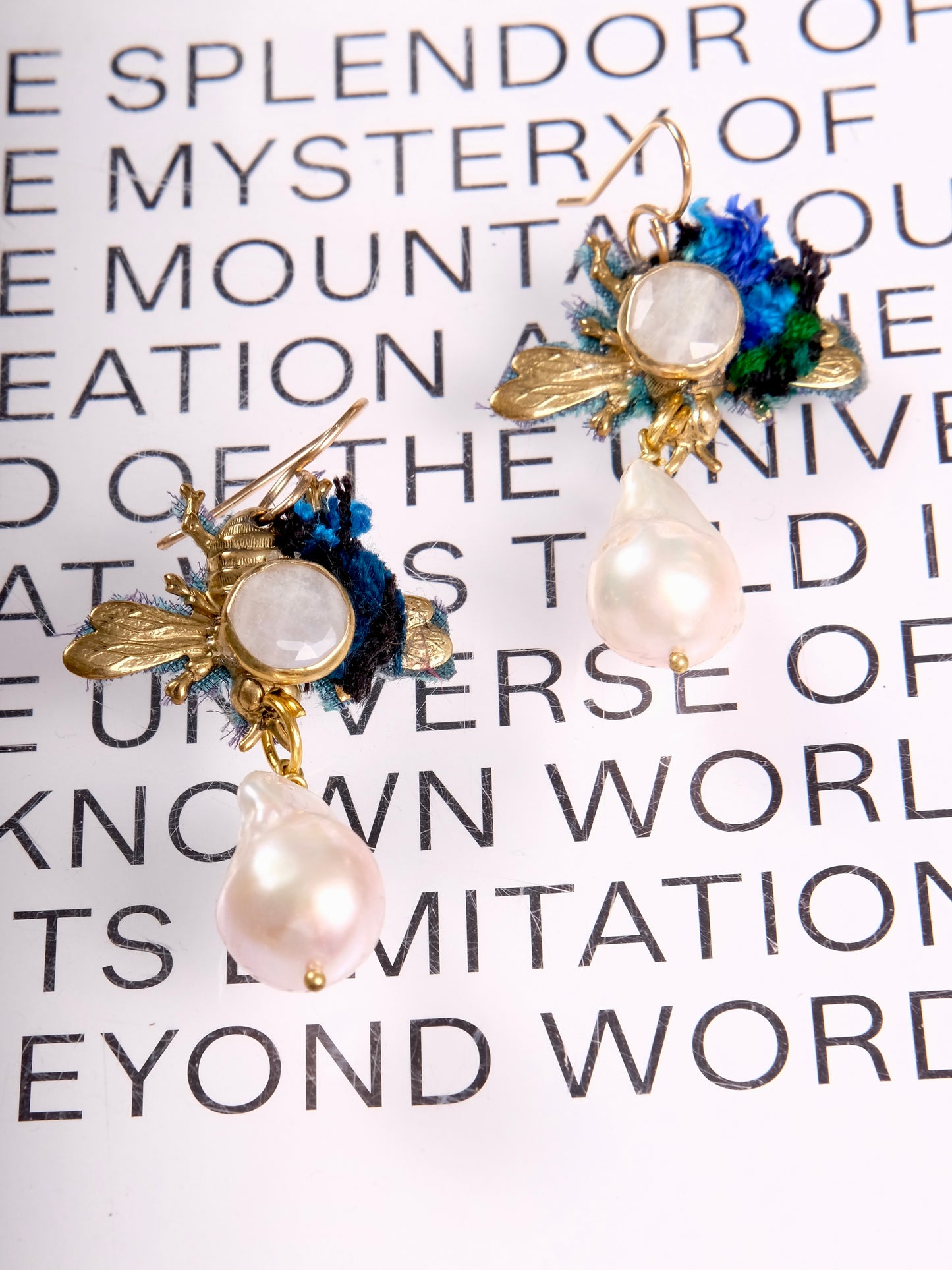 Bee-Pearl Earrings